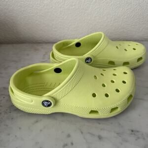 Crocs Classic Clogs Chartreuse Slip On Comfort Sandals Lightweight Youth Size J4